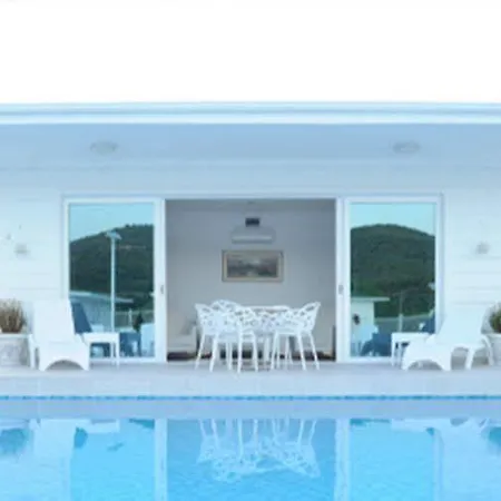 Mourouj Gloria White Palace &